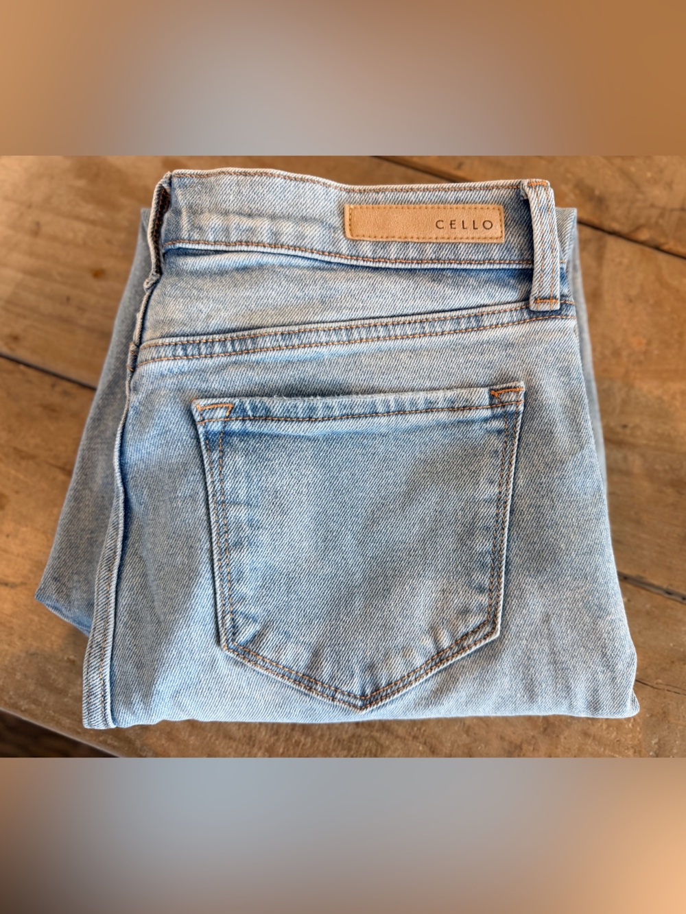 CELLO size 11 Women's Light Blue Denim Jeans - Classic Back Pocket Style